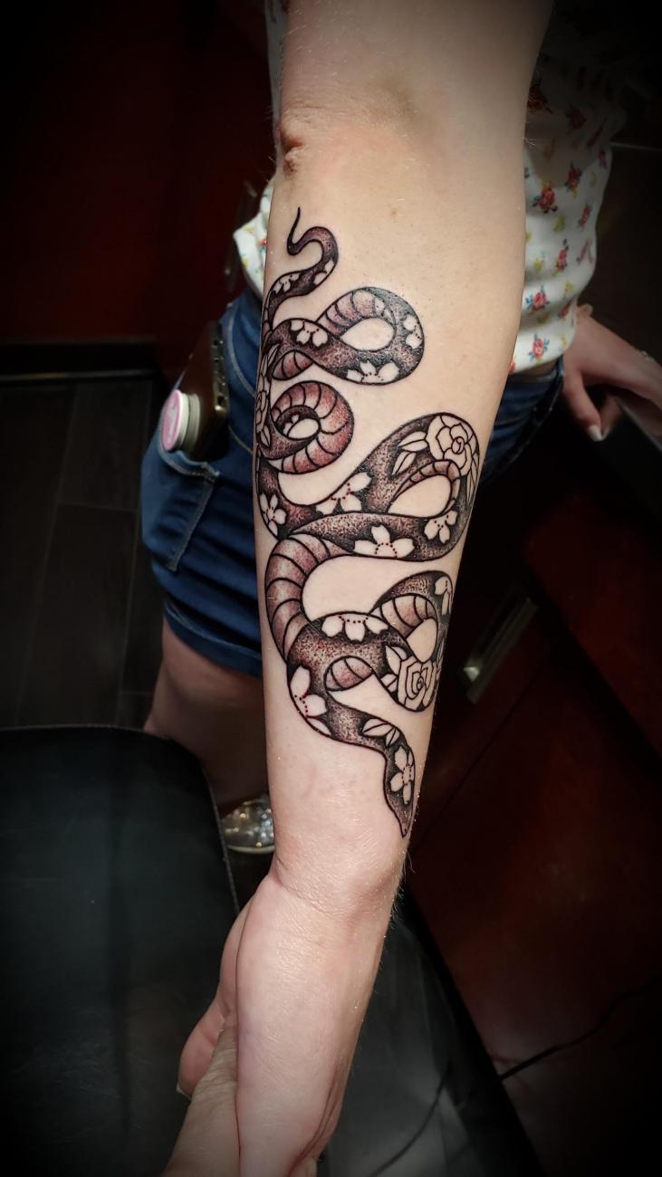 Lacey McClellan H&H Las Vegas tattoo artist